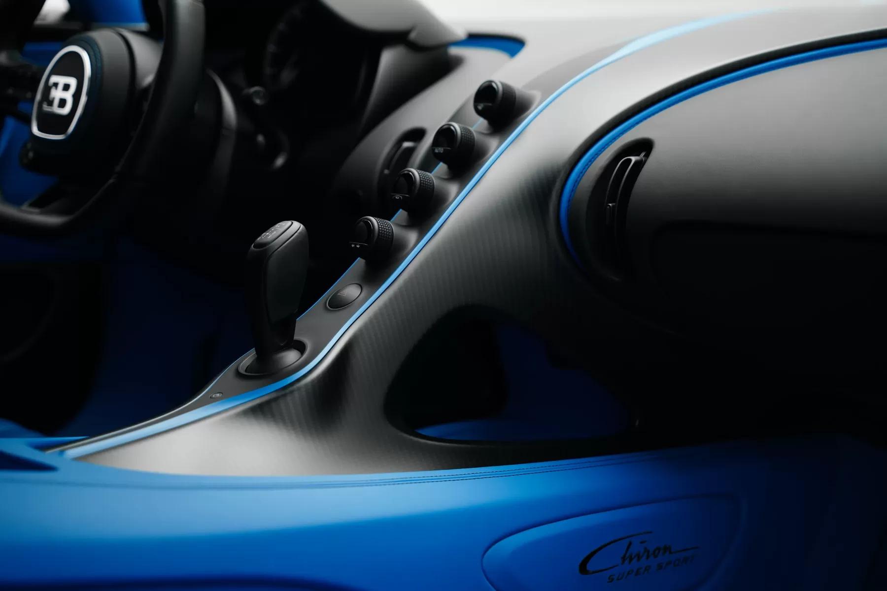 Bugatti Chiron Super Sport form and reflection.